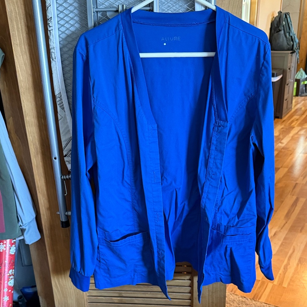 Allure Women's Vibrant Blue Blazer